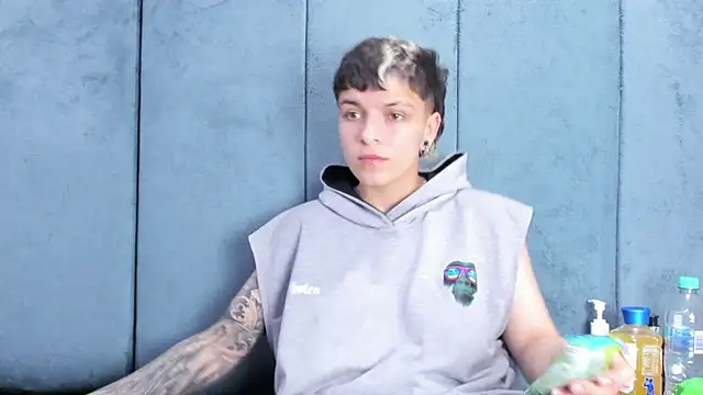 Megan Thompson  online show from 25, 6, 2026
