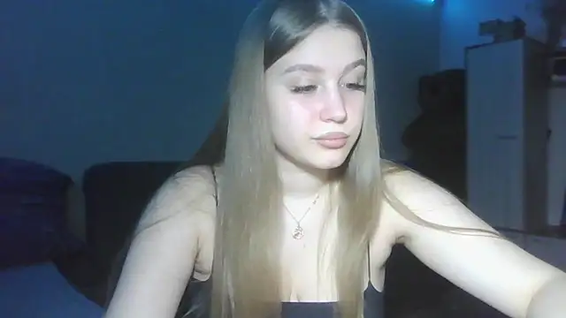Snapshot of yourhoney_Lola_ chatting on 17, 10, 2025 yourhoney Lola online show from 17, 10, 2025