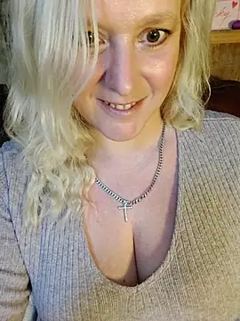 Bouncy-Bella28X online show from 6, 11, 2025