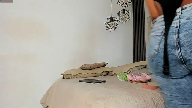 keyla mejia online show from 11, 3, 2026