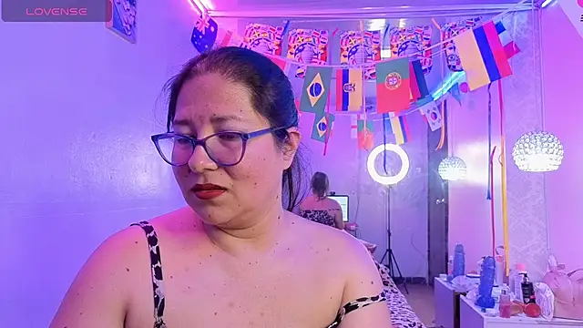 Snapshot of scarlett_widow_ chatting on 29, 6, 2026 scarlett widow online show from 29, 6, 2026