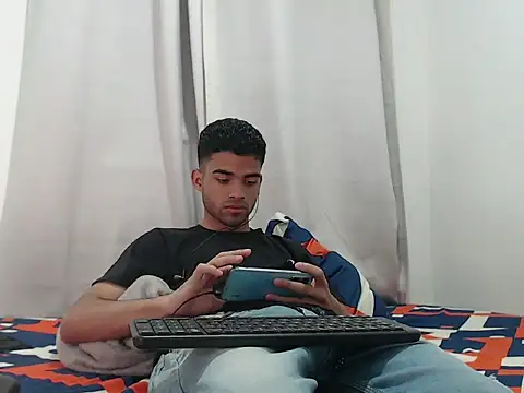 camillo beischel  online show from 15, 9, 2025