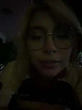 Snapshot of YunoRose_ chatting on 18, 6, 2026 YunoRose online show from 18, 6, 2026