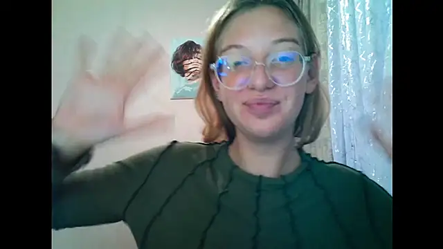 Lily Ember online show from 24, 9, 2025