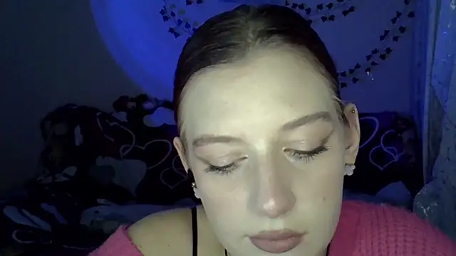 Lily Ember online show from 18, 11, 2025