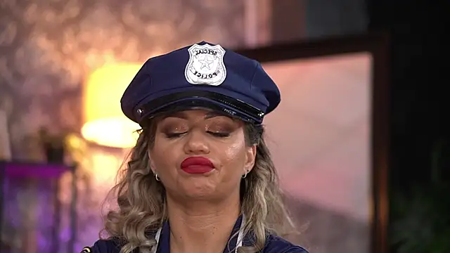 AlmaVelia online show from 13, 12, 2025