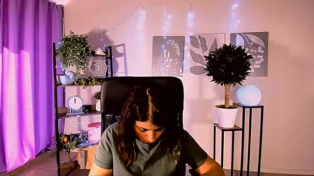 MartaEdams online show from 8, 6, 2026