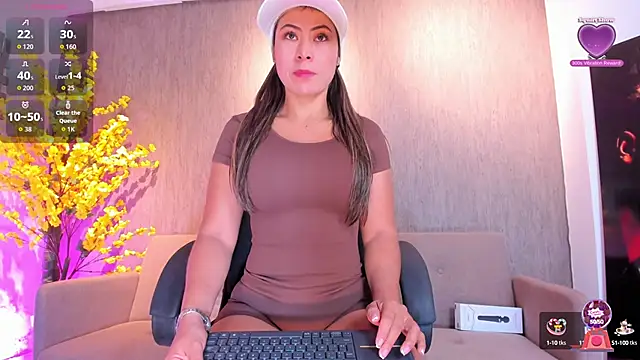 Snapshot of miacox_23 chatting on 15, 10, 2025 miacox 23 online show from 15, 10, 2025