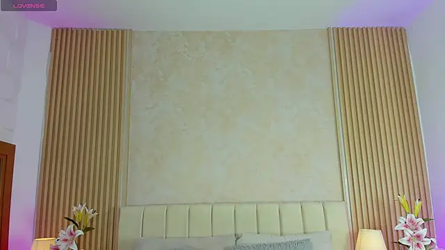 ZOEBARLOWE online show from 5, 1, 2026