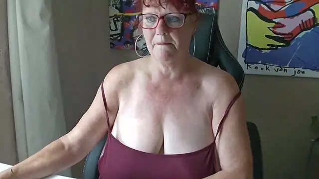Snapshot of -Curvy- chatting on 4, 6, 2026 -Curvy- online show from 4, 6, 2026