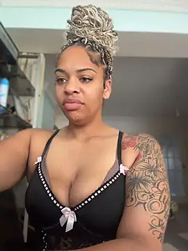 Snapshot of Regina69slut chatting on 5, 7, 2026 Regina69slut online show from 5, 7, 2026
