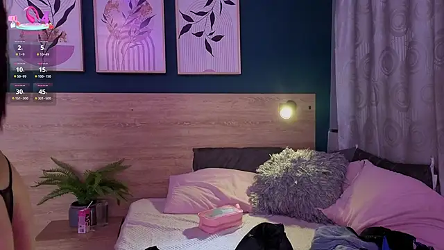 SarahMiler  online show from 13, 2, 2026