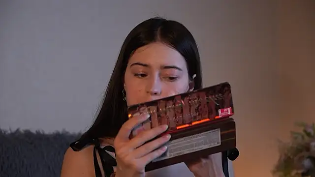 ywixos online show from 25, 10, 2025