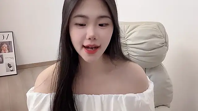 Snapshot of suki-1 chatting on 12, 3, 2026 suki-1 online show from 12, 3, 2026