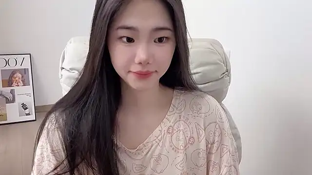 Snapshot of suki-1 chatting on 8, 4, 2026 suki-1 online show from 8, 4, 2026