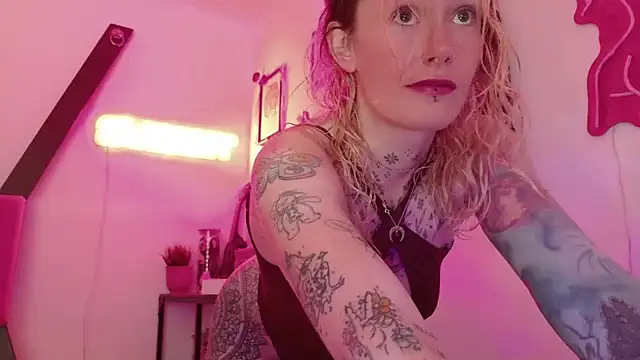 Snapshot of Goddess_saski chatting on 15, 9, 2025 Goddess saski online show from 15, 9, 2025