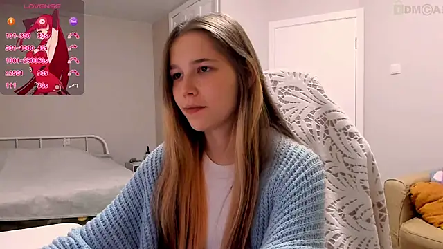 Snapshot of ValerieBubbles chatting on 8, 10, 2025 ValerieBubbles online show from 8, 10, 2025