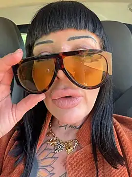 ASSERINAAA online show from 17, 4, 2026