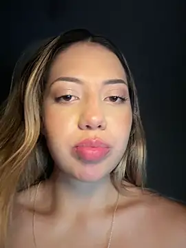 Snapshot of MissCat_ chatting on 13, 1, 2026 MissCat online show from 13, 1, 2026