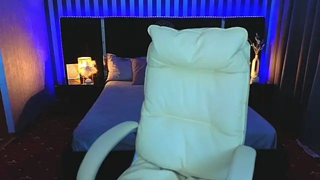 Neyla Charm online show from 11, 10, 2025