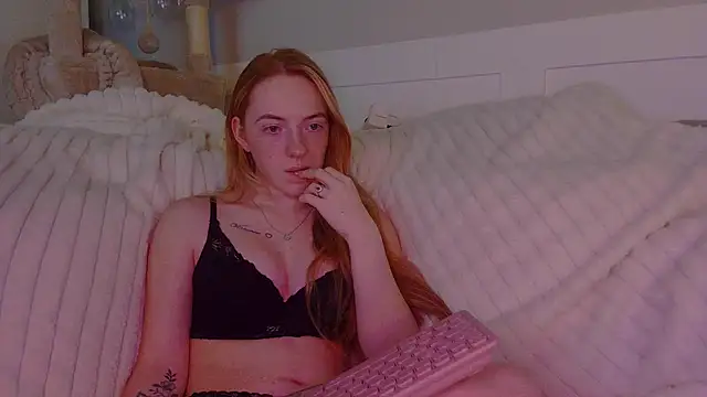 Little-Red21 online show from 2, 12, 2025