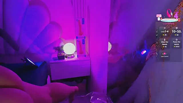 hinata dolly online show from 8, 4, 2026