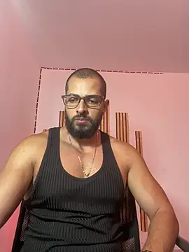 Snapshot of magnumchris chatting on 16, 7, 2026 magnumchris online show from 16, 7, 2026