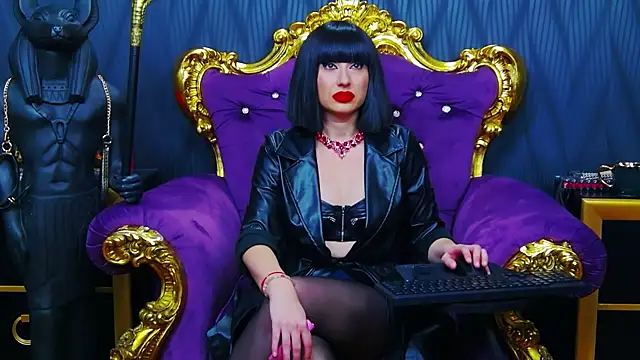 LaraMaeve online show from 11, 10, 2025