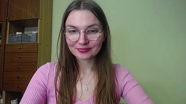 Snapshot of LooveELLYx chatting on 10, 12, 2024 LooveELLYx online show from 10, 12, 2024