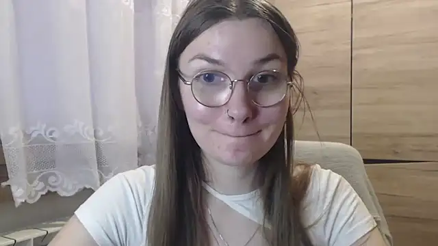 Snapshot of LooveELLYx chatting on 2, 1, 2025 LooveELLYx online show from 2, 1, 2025
