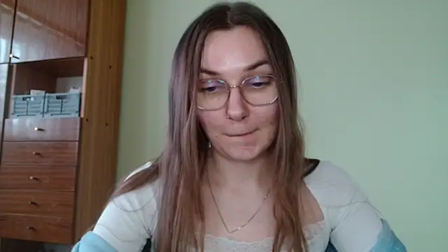 Snapshot of LooveELLYx chatting on 6, 2, 2025 LooveELLYx online show from 6, 2, 2025