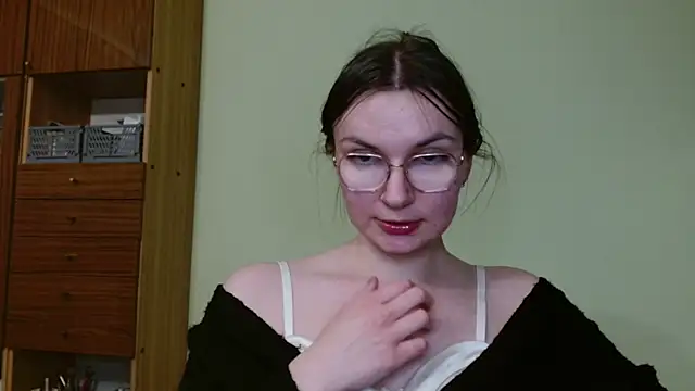 Snapshot of LooveELLYx chatting on 13, 2, 2025 LooveELLYx online show from 13, 2, 2025