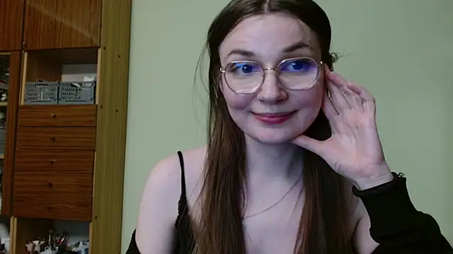 Snapshot of LooveELLYx chatting on 9, 3, 2025 LooveELLYx online show from 9, 3, 2025