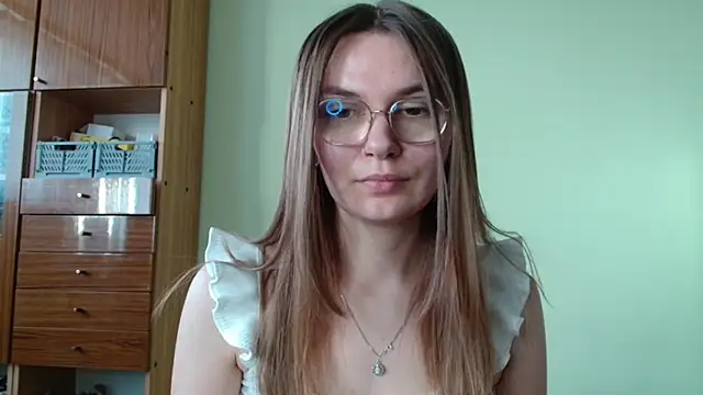 Snapshot of LooveELLYx chatting on 2, 10, 2025 LooveELLYx online show from 2, 10, 2025