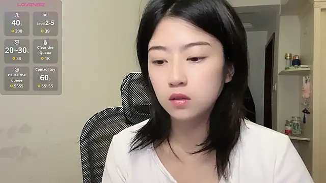 Olivia-l online show from 17, 11, 2025