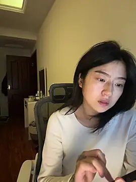 Olivia-l online show from 1, 12, 2025