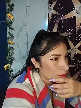 Snapshot of karinnahotdirty chatting on 14, 5, 2026 karinnahotdirty online show from 14, 5, 2026