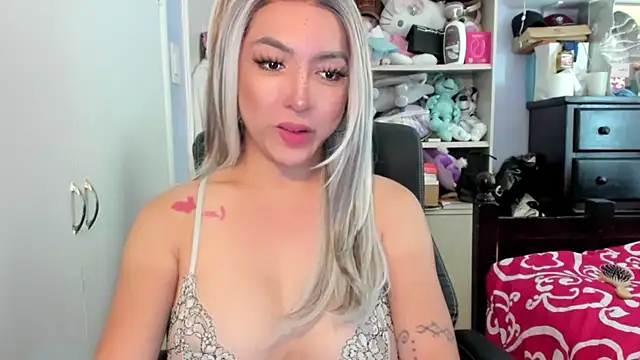 TeenageDreamTS online show from 24, 10, 2025