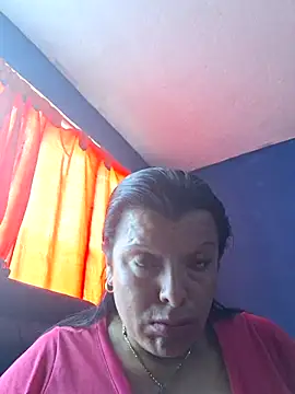 Hanna Kieran online show from 4, 12, 2025