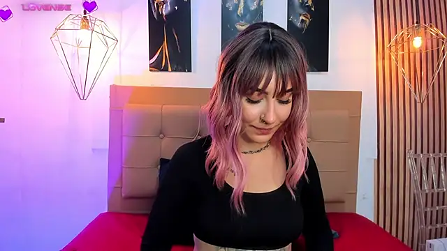 alesziarose online show from 8, 9, 2025