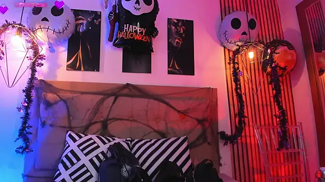 alesziarose online show from 9, 10, 2025