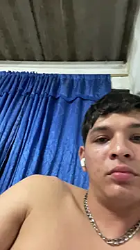 Snapshot of RobinLenoxx chatting on 8, 11, 2025 RobinLenoxx online show from 8, 11, 2025