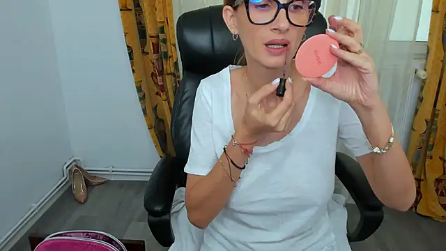 NaughtyWifey1 online show from 11, 9, 2025