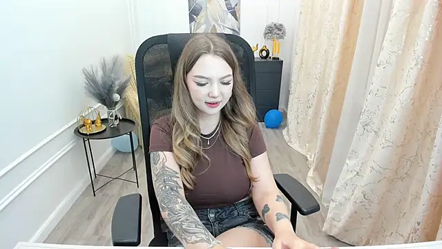 Snapshot of MariaRobinsone chatting on 8, 6, 2026 MariaRobinsone online show from 8, 6, 2026