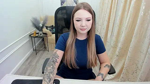 Snapshot of MariaRobinsone chatting on 4, 7, 2026 MariaRobinsone online show from 4, 7, 2026