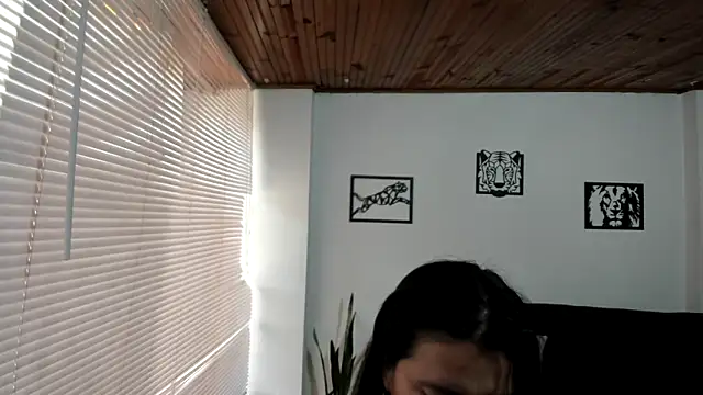 Snapshot of katherine_blair chatting on 23, 5, 2026 katherine blair online show from 23, 5, 2026
