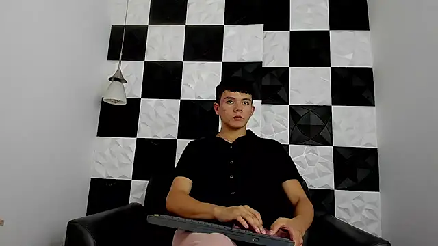 AndyFame1 online show from 5, 12, 2025