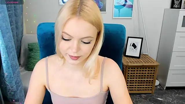 Snapshot of KatherineePierce chatting on 21, 5, 2026 KatherineePierce online show from 21, 5, 2026