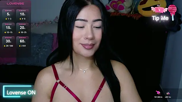 evelyn ch  online show from 5, 11, 2025