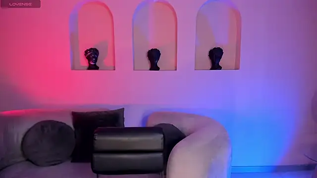 IsabellaMoreau online show from 23, 11, 2025